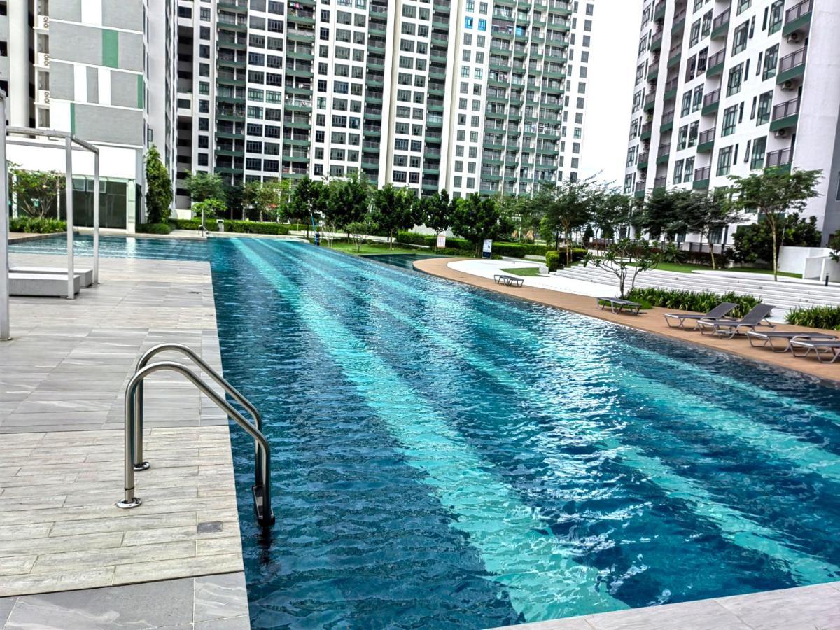8Scape Residences Batman Vs Ironman@Lsy Home & Leisure Johor Bahru Extérieur photo