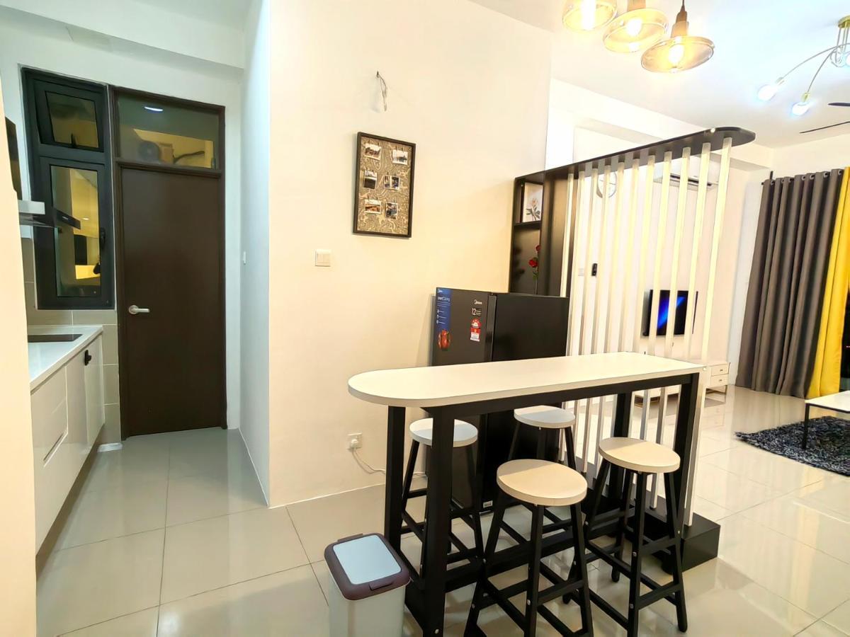8Scape Residences Batman Vs Ironman@Lsy Home & Leisure Johor Bahru Extérieur photo